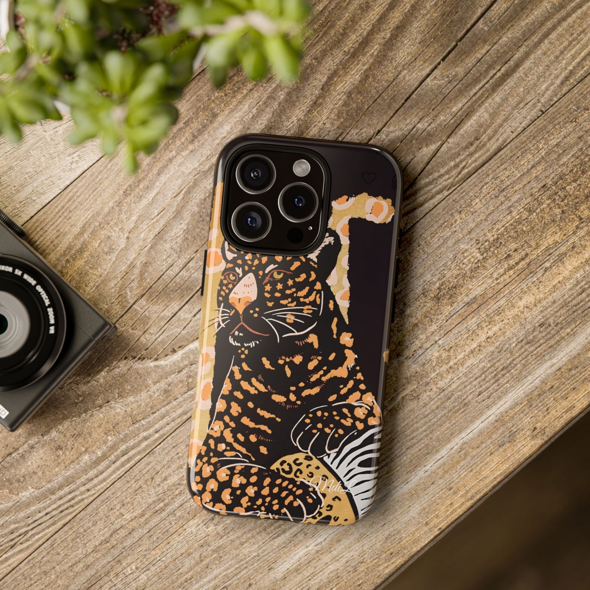 Artsy | Leopard - Mare di Luna