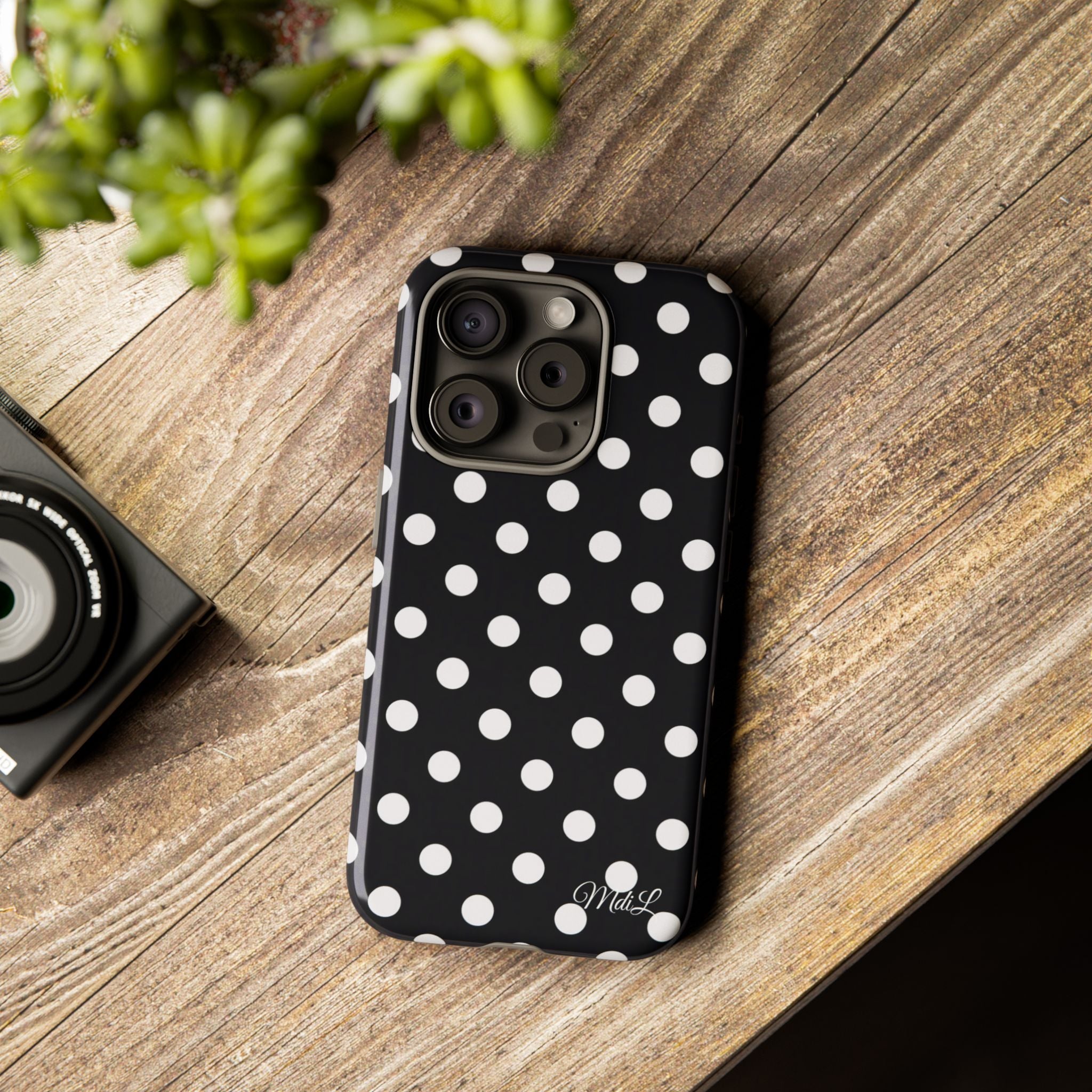 Polka Dots | White and Black - Mare di Luna