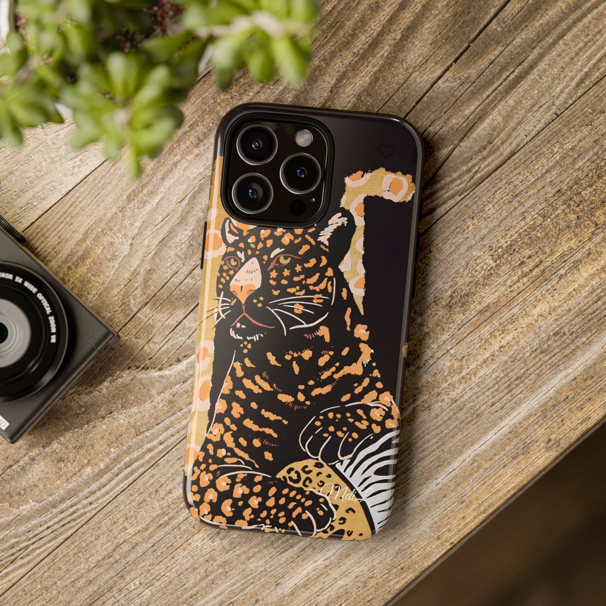 Artsy | Leopard - Mare di Luna